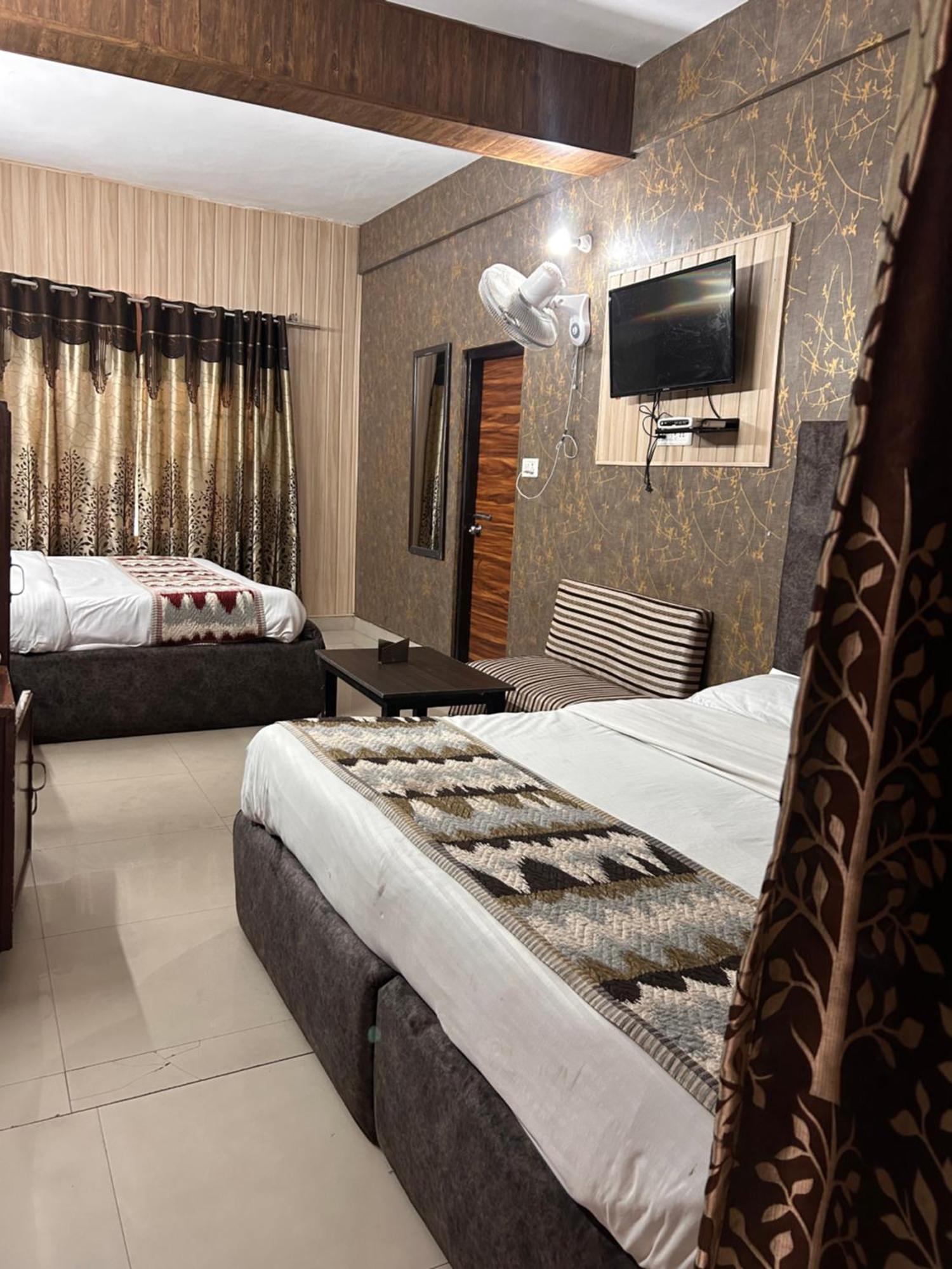 Hotel The Mussoorie International Buitenkant foto
